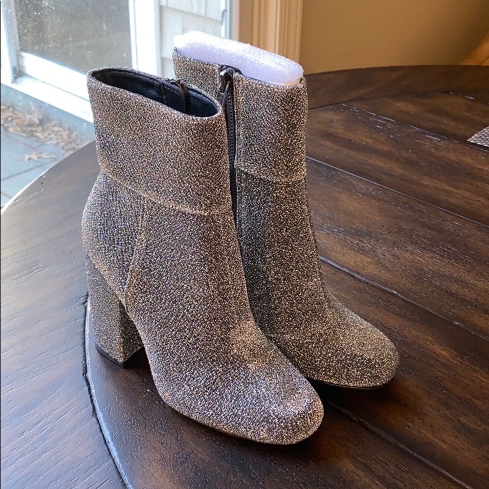 BRAND NEW steve madden shimmer heeled booties